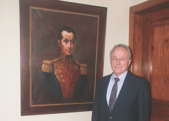  Dr. Mauricio Gándara Gallegos